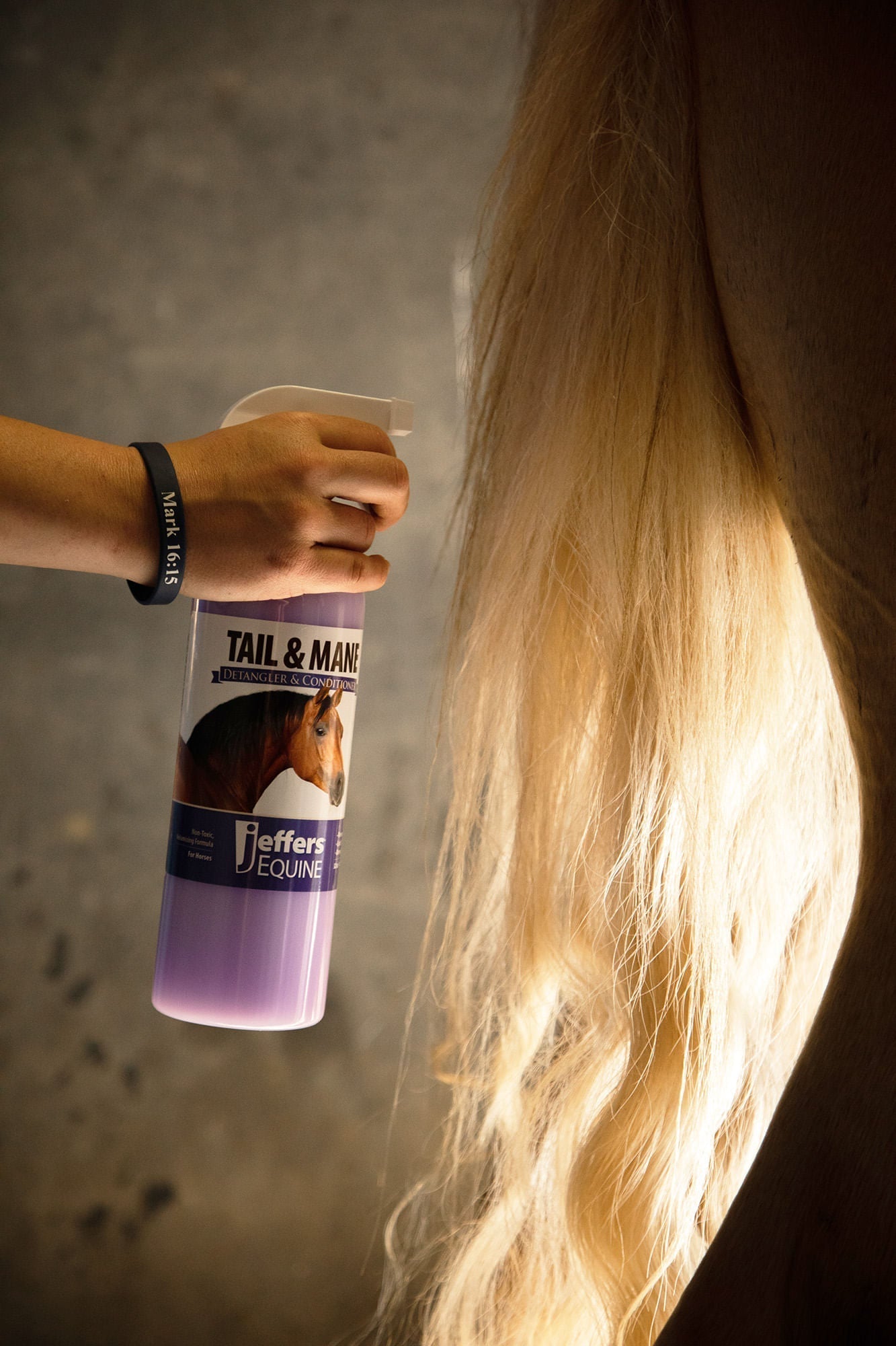 Jeffers Equine Tail & Mane Detangler and Conditioner Spray for Horses